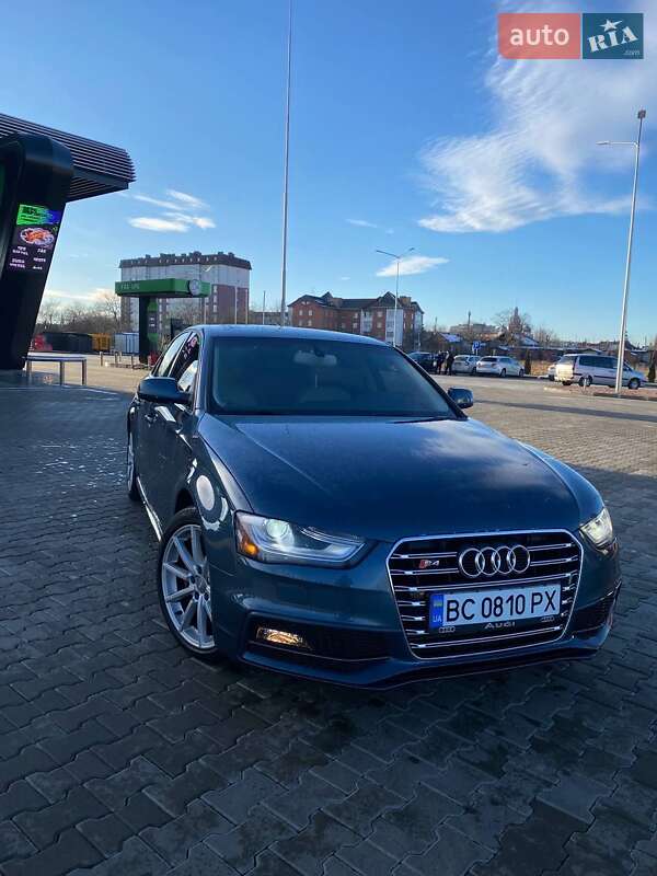 Седан Audi A4 2014 в Стрые