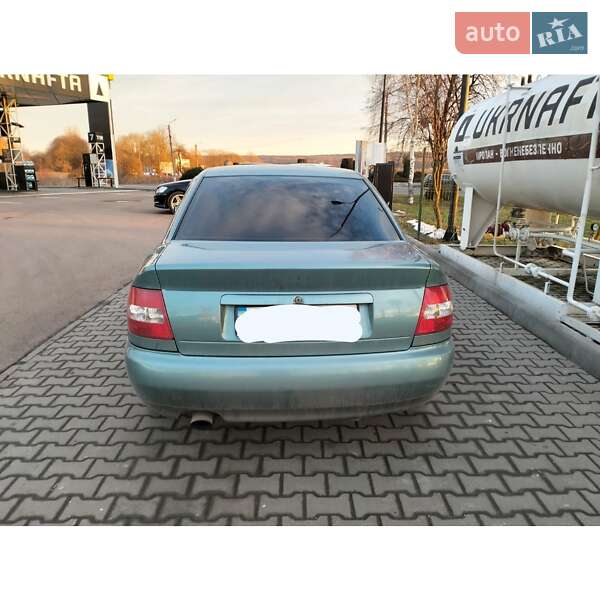 Седан Audi A4 1998 в Ровно