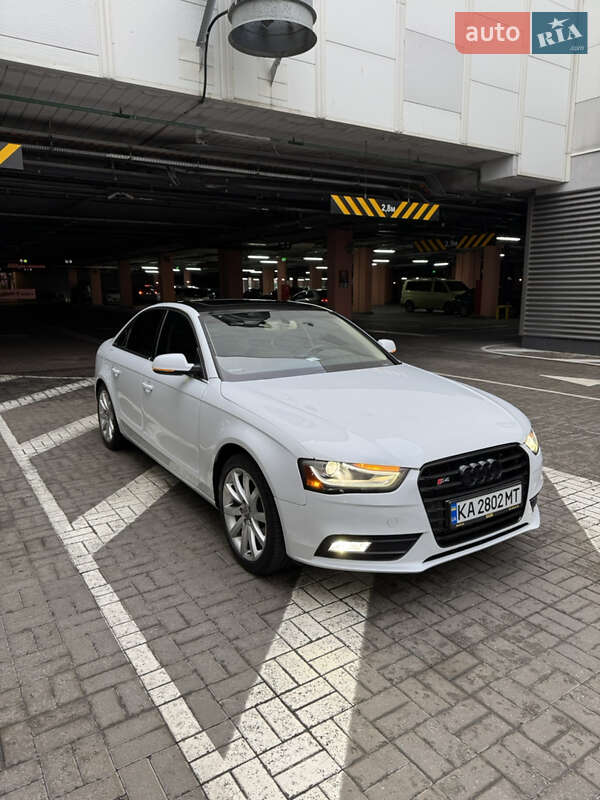 Седан Audi A4 2013 в Киеве