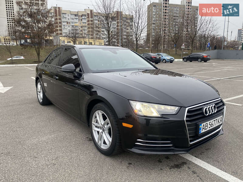 Седан Audi A4 2016 в Киеве