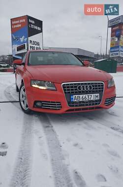 Седан Audi A4 2010 в Калиновке