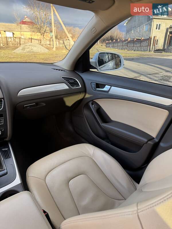 Седан Audi A4 2014 в Полтаве