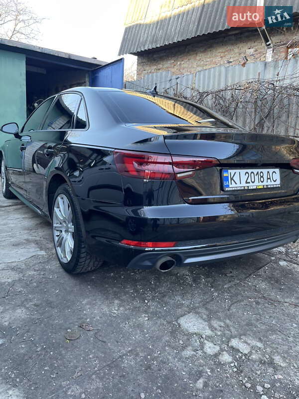 Седан Audi A4 2018 в Киеве