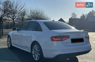 Седан Audi A4 2014 в Луцьку