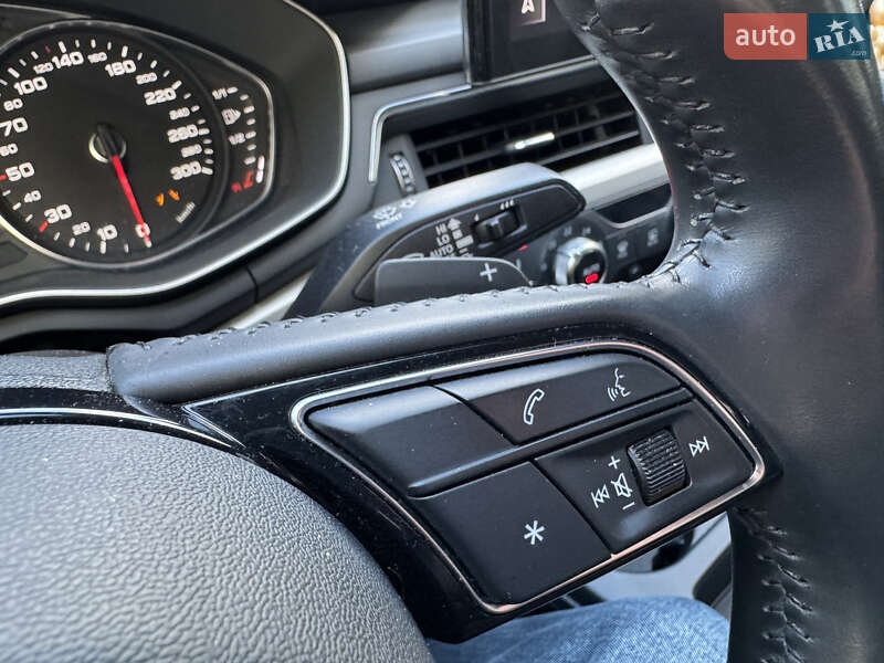 Седан Audi A4 2020 в Киеве