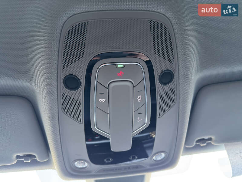 Седан Audi A4 2020 в Киеве