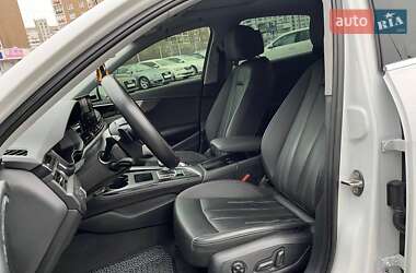 Седан Audi A4 2021 в 
