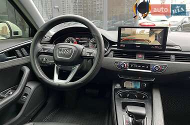 Седан Audi A4 2021 в 
