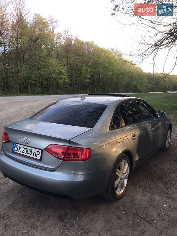 Седан Audi A4 2011 в Дунаївцях