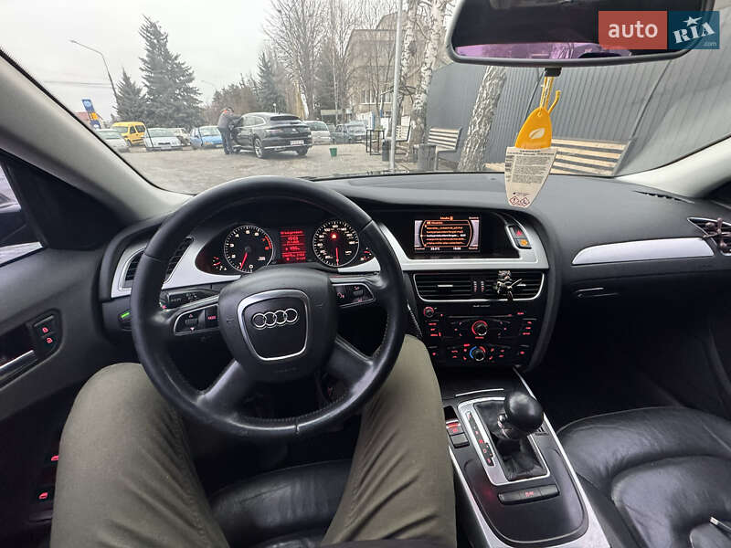 Седан Audi A4 2011 в Миргороде