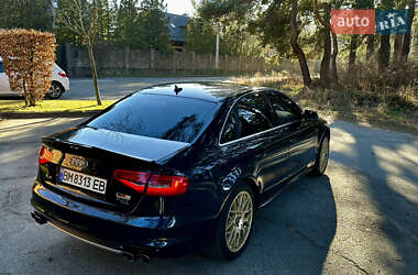 Седан Audi A4 2013 в Киеве