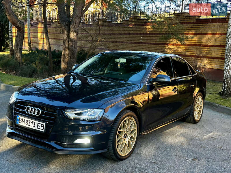 Седан Audi A4 2013 в Киеве