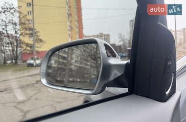 Седан Audi A4 2015 в 