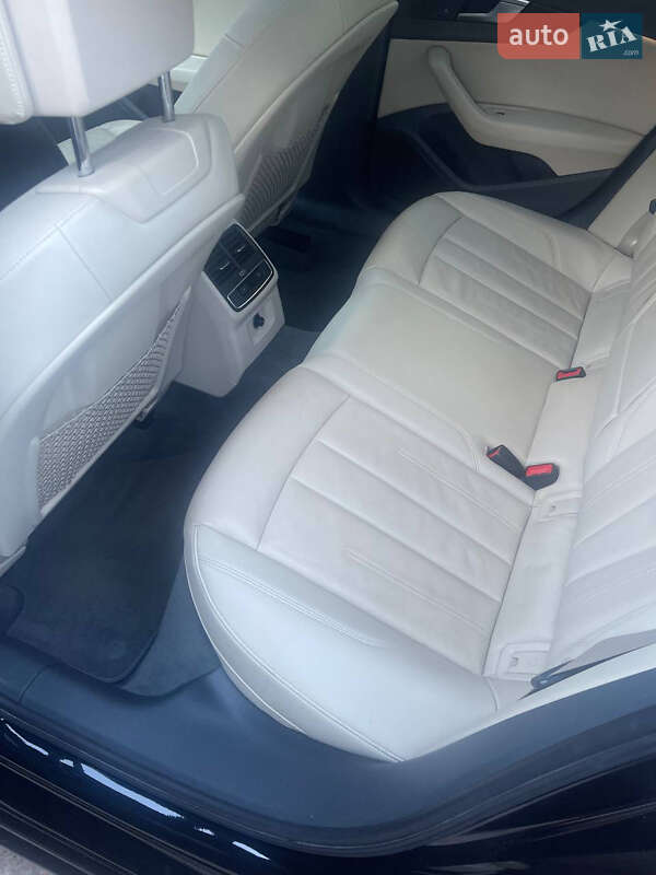 Седан Audi A4 2018 в Киеве