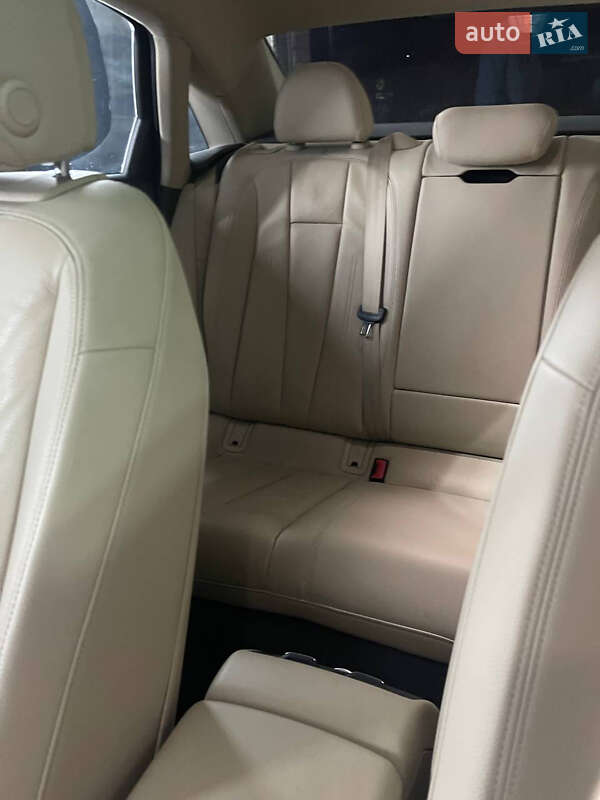 Седан Audi A4 2018 в Киеве