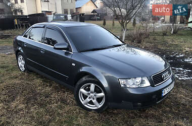 Седан Audi A4 2001 в Верховині