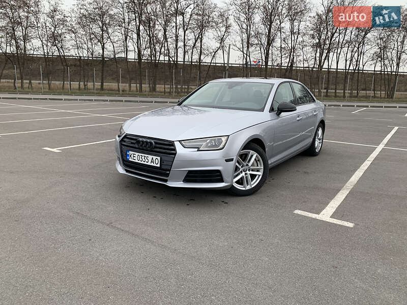 Седан Audi A4 2016 в Днепре