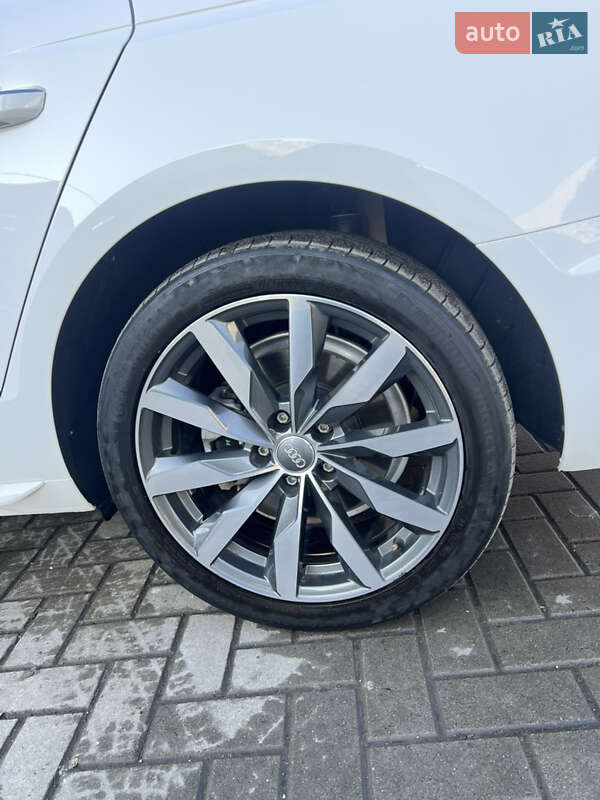 Седан Audi A4 2020 в Львове