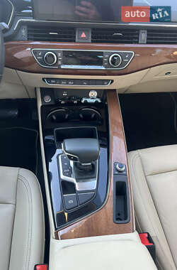 Седан Audi A4 2020 в 