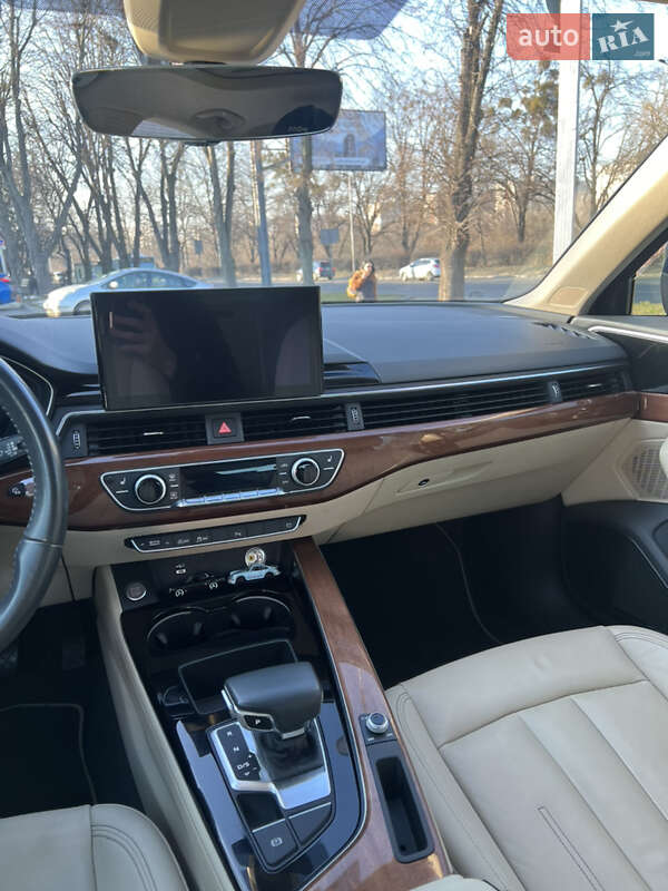 Седан Audi A4 2020 в Львове