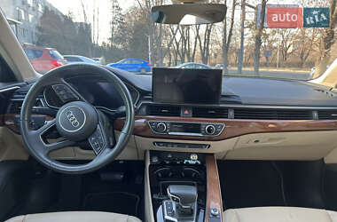 Седан Audi A4 2020 в 