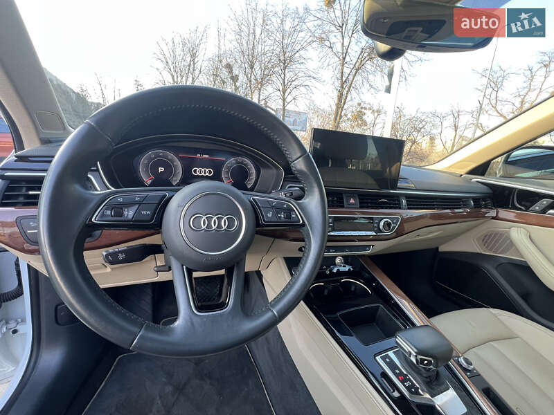 Седан Audi A4 2020 в Львове