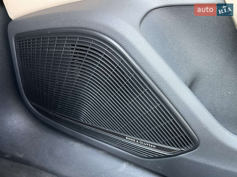 Седан Audi A4 2020 в Львове