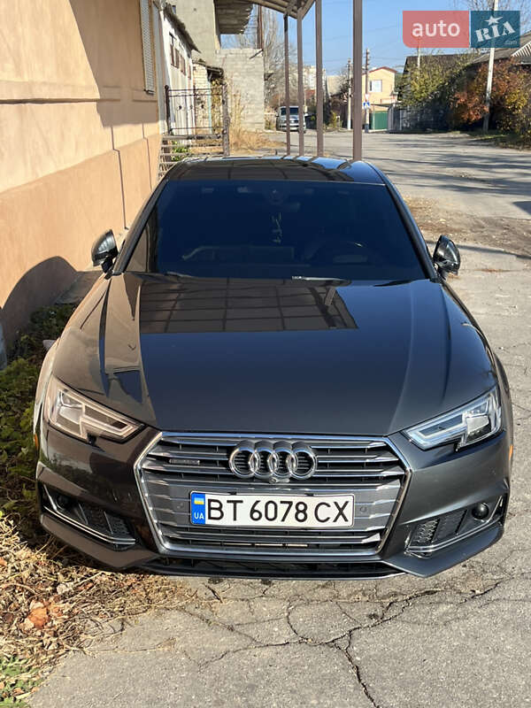 Седан Audi A4 2016 в 