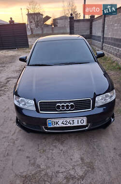 Седан Audi A4 2002 в Сарнах