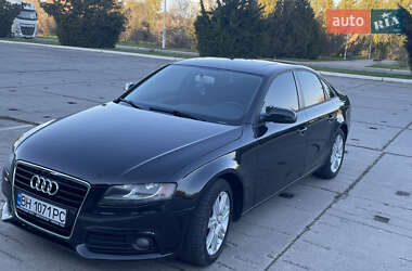 Седан Audi A4 2011 в Измаиле