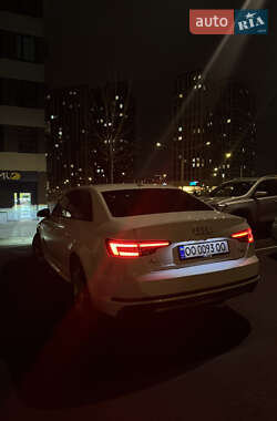 Седан Audi A4 2018 в 