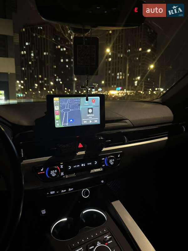 Седан Audi A4 2018 в Киеве