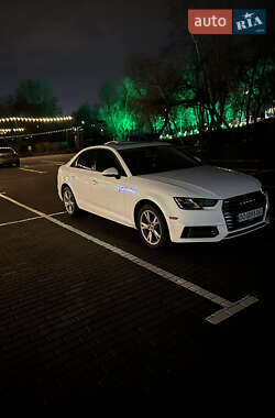 Седан Audi A4 2018 в 