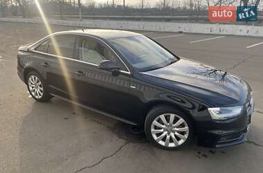 Седан Audi A4 2014 в 
