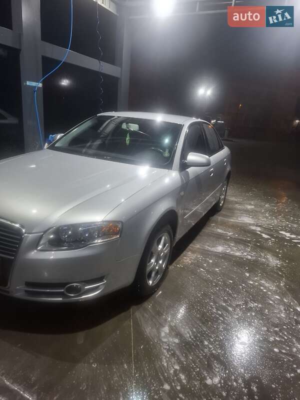 Седан Audi A4 2005 в Черновцах