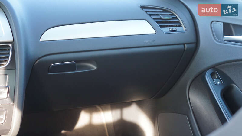 Седан Audi A4 2008 в Глыбокой
