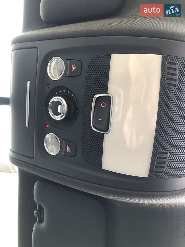 Седан Audi A4 2014 в Львове