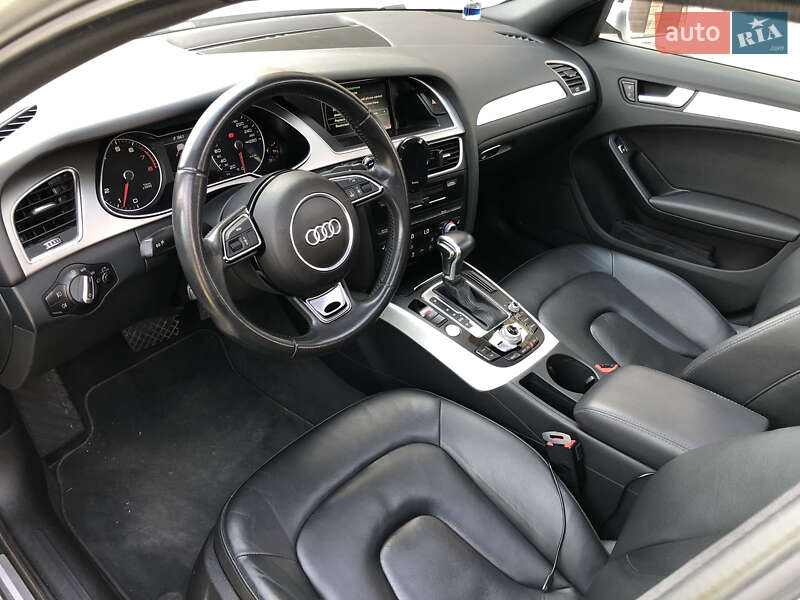 Седан Audi A4 2014 в Львове