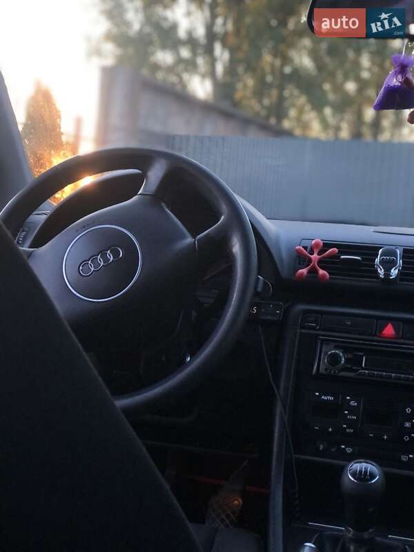 Универсал Audi A4 2001 в Владимирце