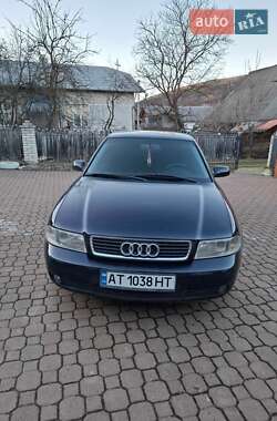 Седан Audi A4 1999 в Надворной