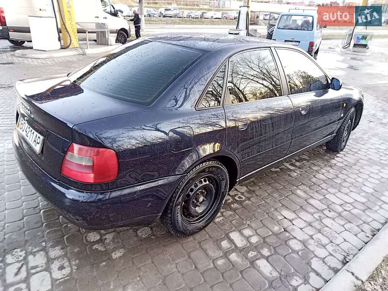 Седан Audi A4 1997 в Николаеве