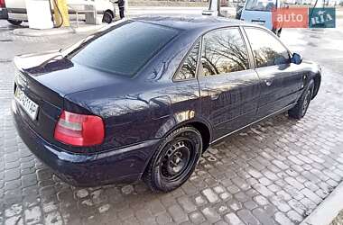 Седан Audi A4 1997 в 