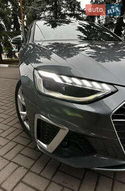 Седан Audi A4 2020 в 