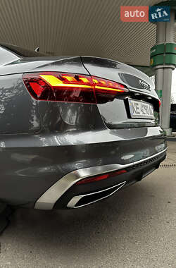 Седан Audi A4 2020 в 