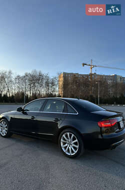 Седан Audi A4 2013 в Львові