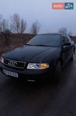 Седан Audi A4 1996 в Мурованих Курилівцях