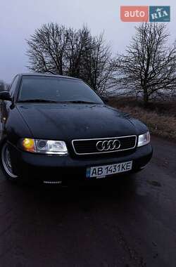 Седан Audi A4 1996 в Мурованих Курилівцях