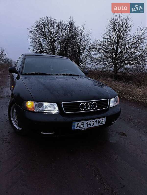 Седан Audi A4 1996 в Мурованих Курилівцях