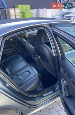Седан Audi A4 2015 в 