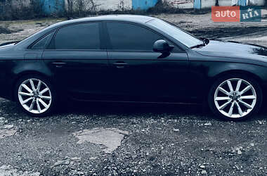 Седан Audi A4 2008 в Мені